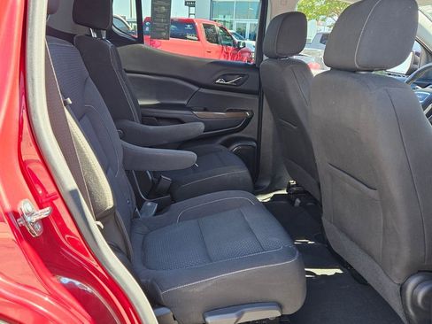 Used 2023 GMC Acadia SLE w/ Driver Convenience Package FWD image 15