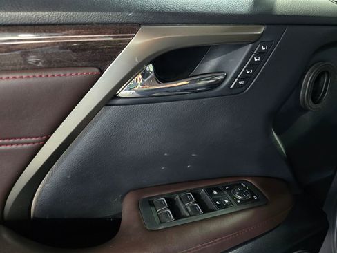 Used 2022 Lexus RX 350L Luxury FWD image 13