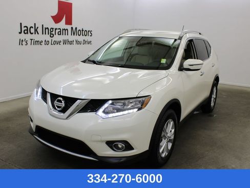 Used 2016 Nissan Rogue SV FWD image 1