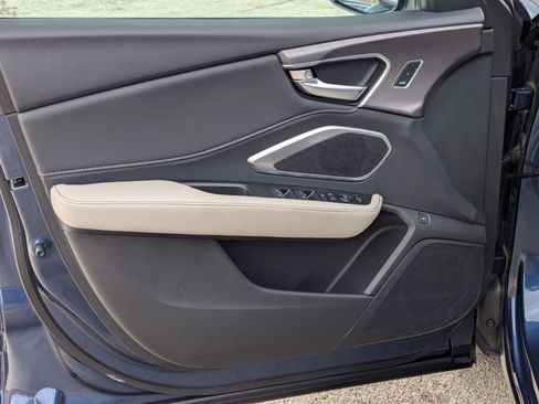 Used 2025 Acura RDX image 11