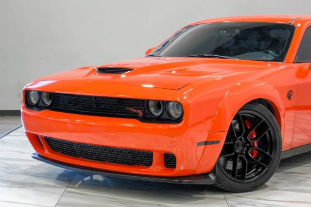 Used 2018 Dodge Challenger SRT Hellcat RWD image 6