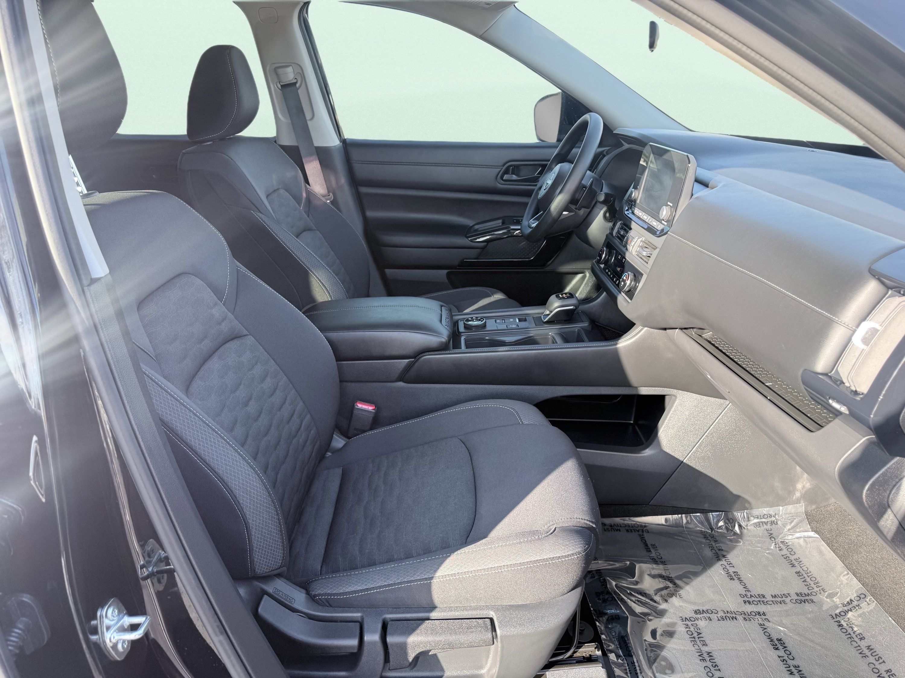 Used 2025 Nissan Pathfinder S AWD/4WD image 45