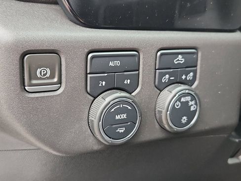 Used 2023 Chevrolet Silverado 1500 LT image 21