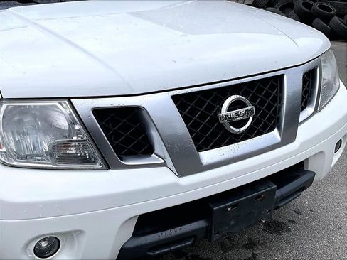 Used 2015 Nissan Frontier PRO-4X AWD/4WD image 27