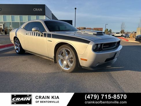 Used 2010 Dodge Challenger R/T image 1