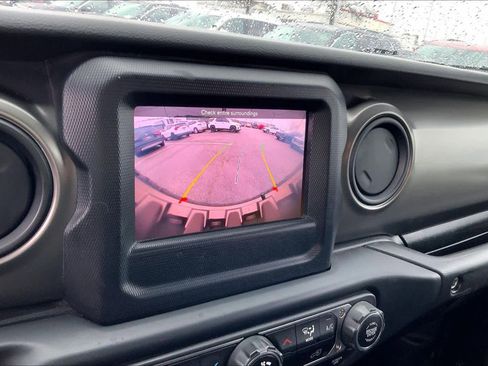 Used 2023 Jeep Wrangler Sport image 27