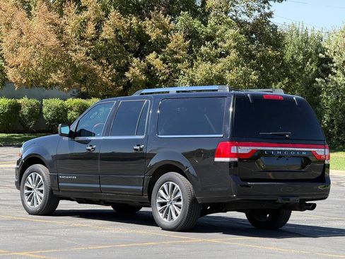 Used 2017 Lincoln Navigator L Select AWD/4WD image 3