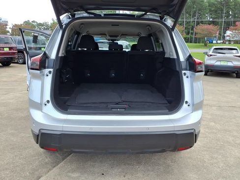 Used 2025 Nissan Rogue SV FWD image 15