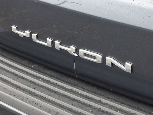 Used 2021 GMC Yukon SLT w/ Rear Media and Nav Package AWD/4WD image 31