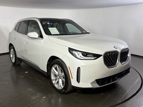 Certified 2025 BMW X3 xDrive30i w/ Convenience Package AWD/4WD image 2