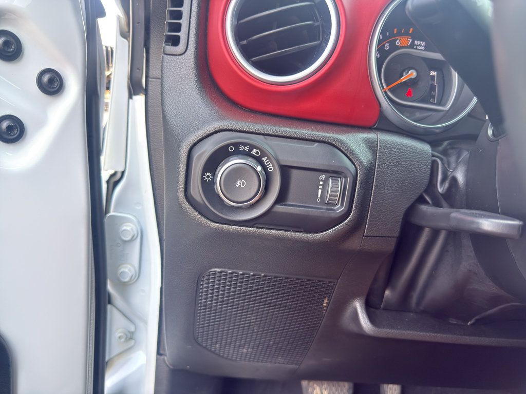 Used 2023 Jeep Wrangler Rubicon w/ LED Lighting Group AWD/4WD image 16