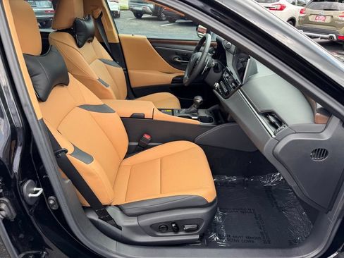 Used 2025 Lexus ES 300h F Sport FWD image 42