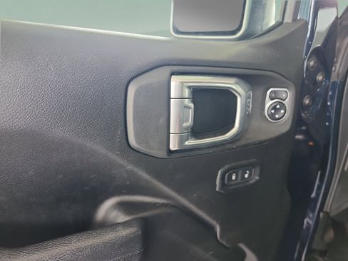 Used 2025 Jeep Gladiator Sport AWD/4WD image 15
