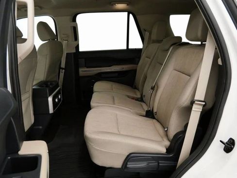 Used 2022 Ford Expedition XLT AWD/4WD image 32