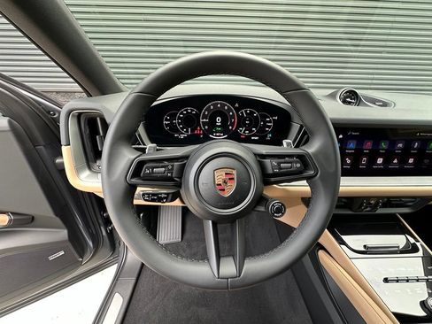 Used 2026 Porsche Cayenne E-Hybrid Coupe AWD/4WD image 24