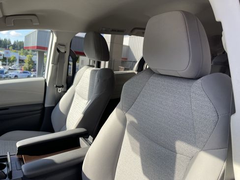 Certified 2024 Toyota Sienna LE AWD/4WD image 16