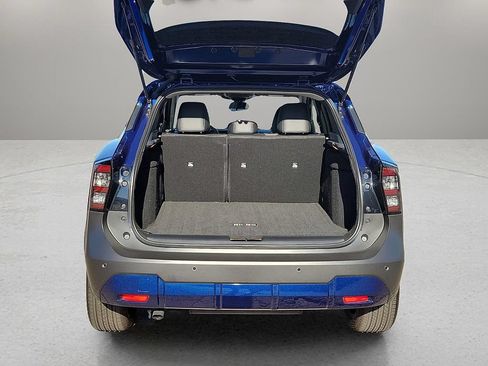 Used 2025 Nissan Kicks SR w/ SR Premium Package AWD/4WD image 8