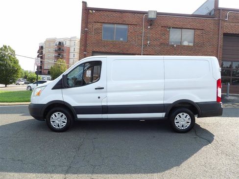 Used 2016 Ford Transit 250 130 Low Roof w/ Exterior Upgrade Package RWD image 4