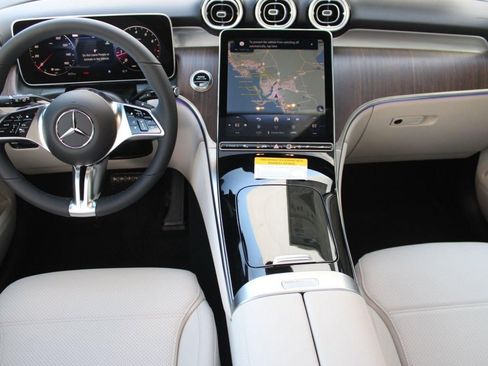 Used 2026 Mercedes-Benz GLC 300 image 17