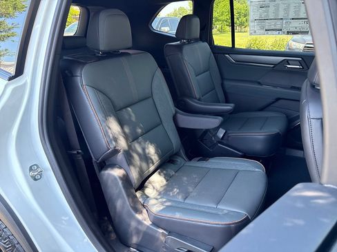 New 2026 GMC Acadia AT4 w/ Luxury Package AWD/4WD image 44
