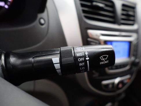 Used 2014 Hyundai Accent GLS FWD image 21