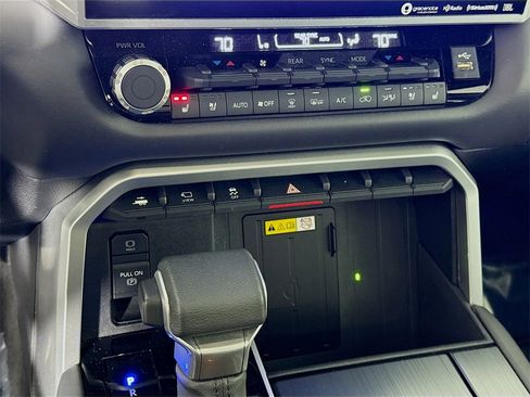 Certified 2024 Toyota Sequoia Platinum image 7