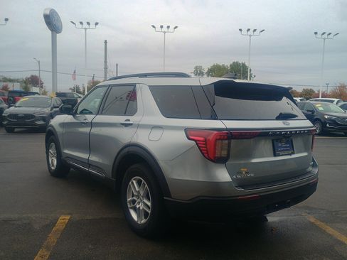 Certified 2025 Ford Explorer Active image 6