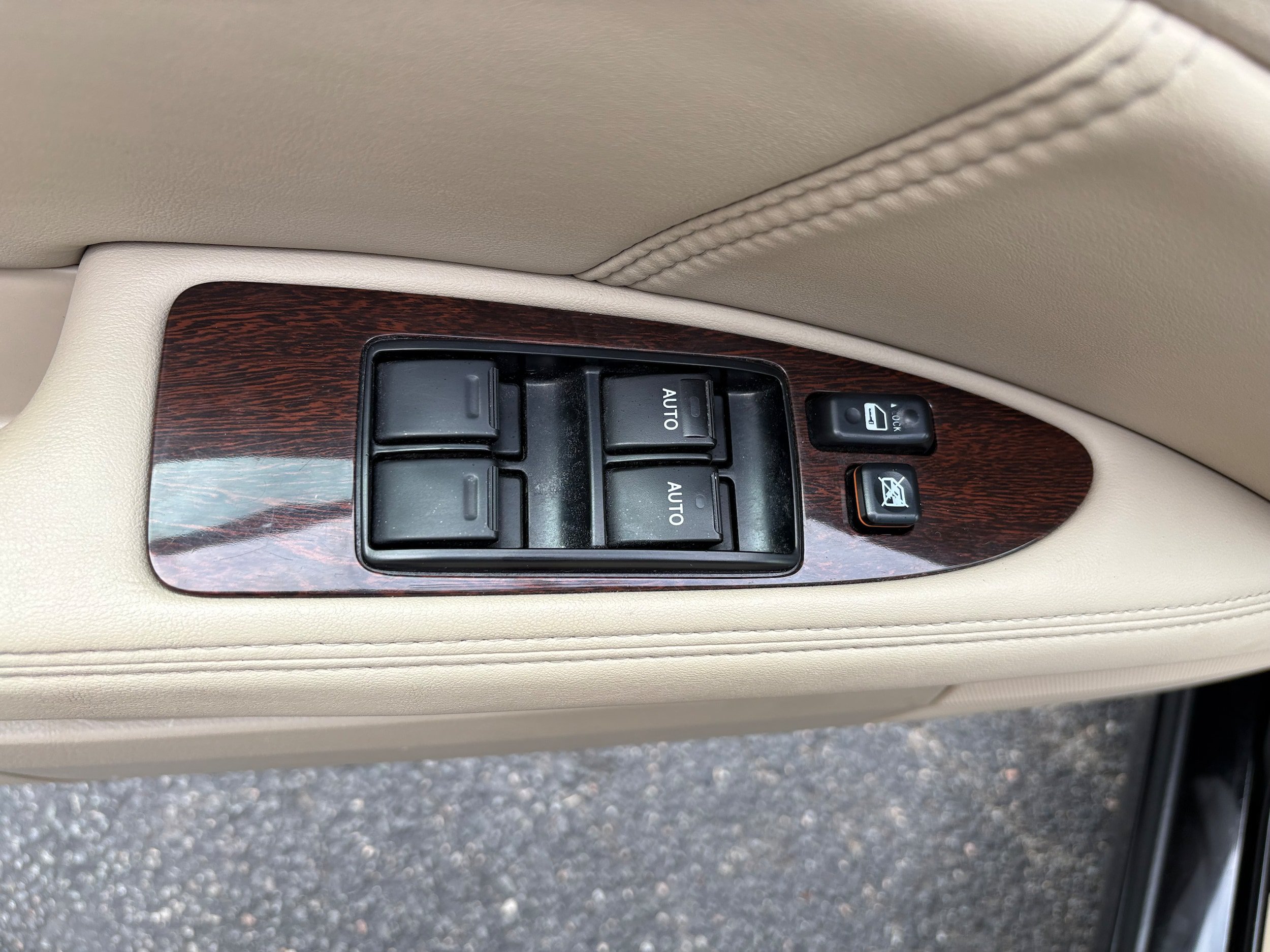 Used 2008 Toyota Avalon Limited FWD image 39