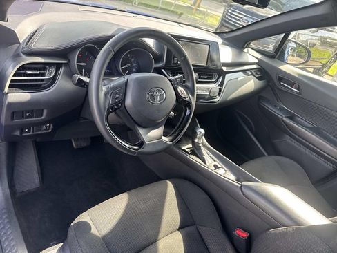 Used 2018 Toyota C-HR XLE FWD image 19