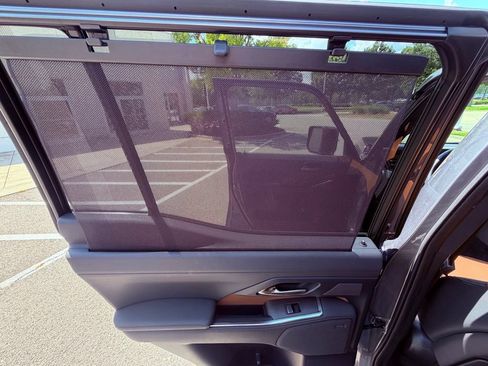 Certified 2024 Lexus GX 550 w/ Accessory Package (31) AWD/4WD image 19