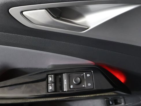 Used 2023 Volkswagen ID.4 Pro S image 36