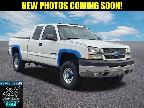 Used 2003 Chevrolet Silverado 2500 LS AWD/4WD image 1