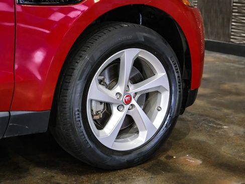 Used 2017 Jaguar F-PACE Premium image 49