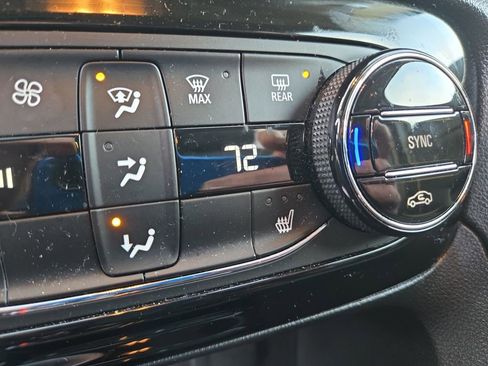 Used 2021 Buick Encore GX Select image 22