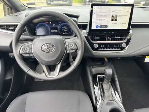 Used 2026 Toyota Corolla SE w/ SE Premium Package FWD image 31