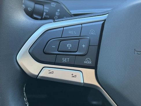 New 2026 Volkswagen Tiguan SE FWD image 15