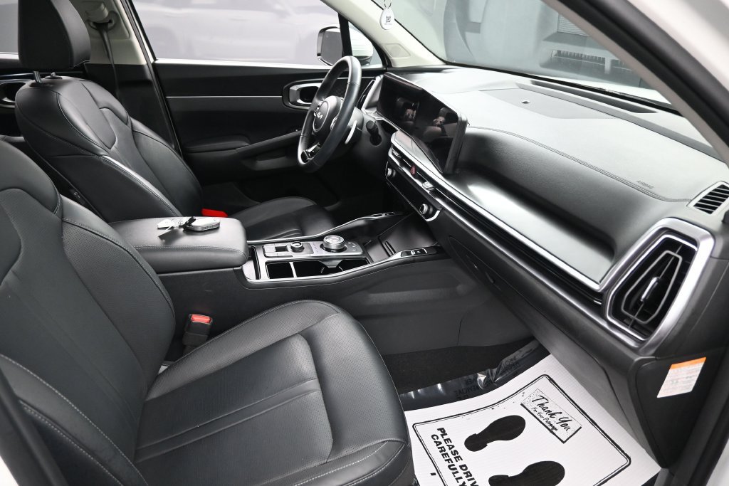 Used 2025 Kia Sorento EX w/ EX Panoramic Sunroof Package AWD/4WD image 31