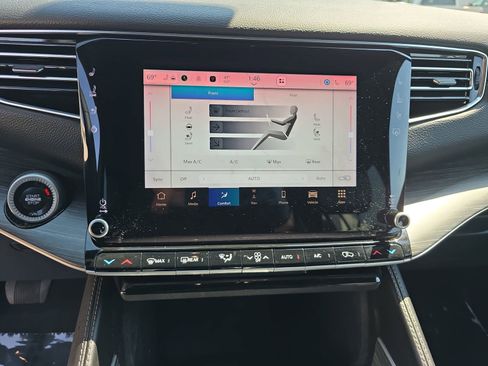 Used 2024 Jeep Wagoneer Series II w/ Flexible Seating Group image 24