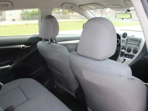 Used 2009 Toyota Matrix FWD image 27