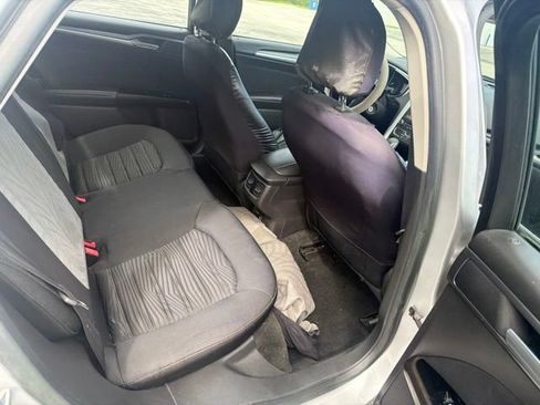 Used 2016 Ford Fusion SE FWD image 16