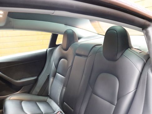 Used 2023 Tesla Model 3 Standard Range image 32