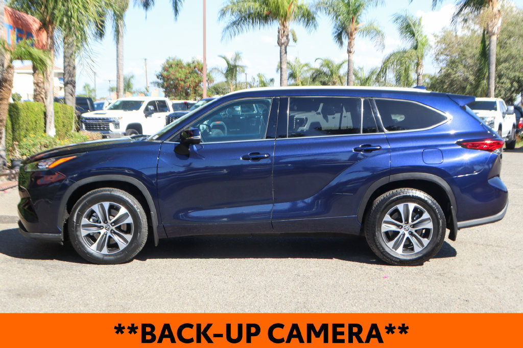 Used 2022 Toyota Highlander XLE AWD/4WD image 5
