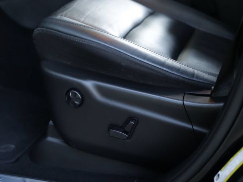 Used 2019 Jeep Grand Cherokee Limited AWD/4WD image 22