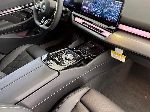 New 2026 BMW i5 eDrive40 w/ M Sport Package image 28