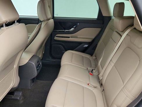 Used 2022 Lincoln Corsair AWD w/ Equipment Group 101A image 18