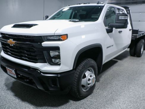Used 2024 Chevrolet Silverado 3500 W/T image 29