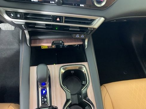 Used 2025 Lexus RX 350 w/ Convenience Package image 27