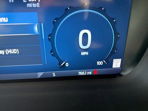 Used 2025 Ford F350 Platinum w/ Platinum Plus Package image 3