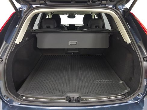Certified 2026 Volvo XC60 B5 Plus w/ Climate Package AWD/4WD image 8