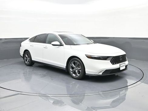 Certified 2023 Honda Accord EX image 24